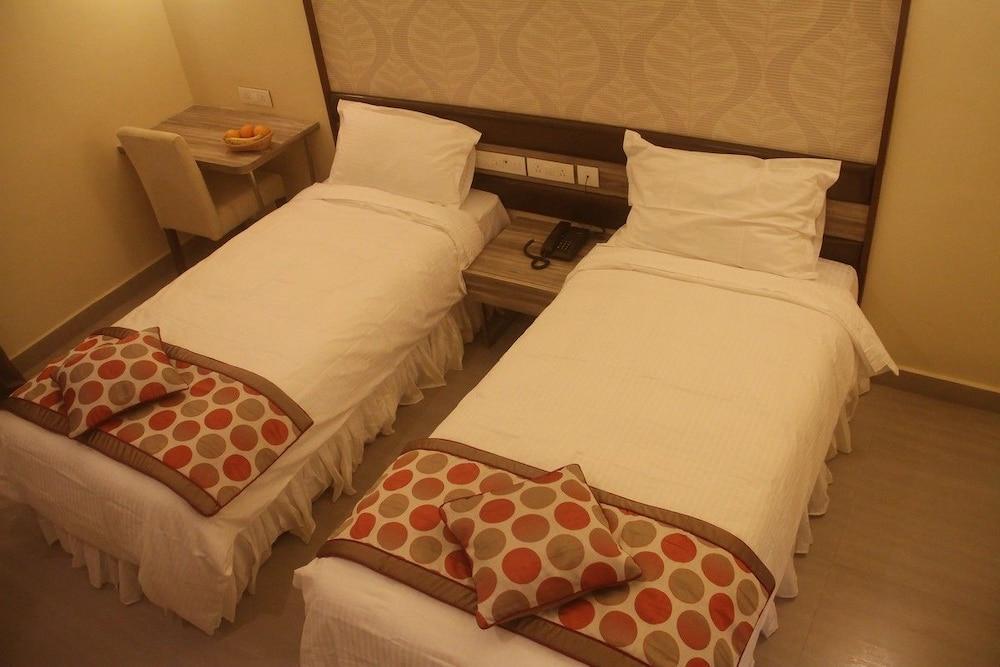 Buhari Royale Boutique Hotel Madrás Exterior foto