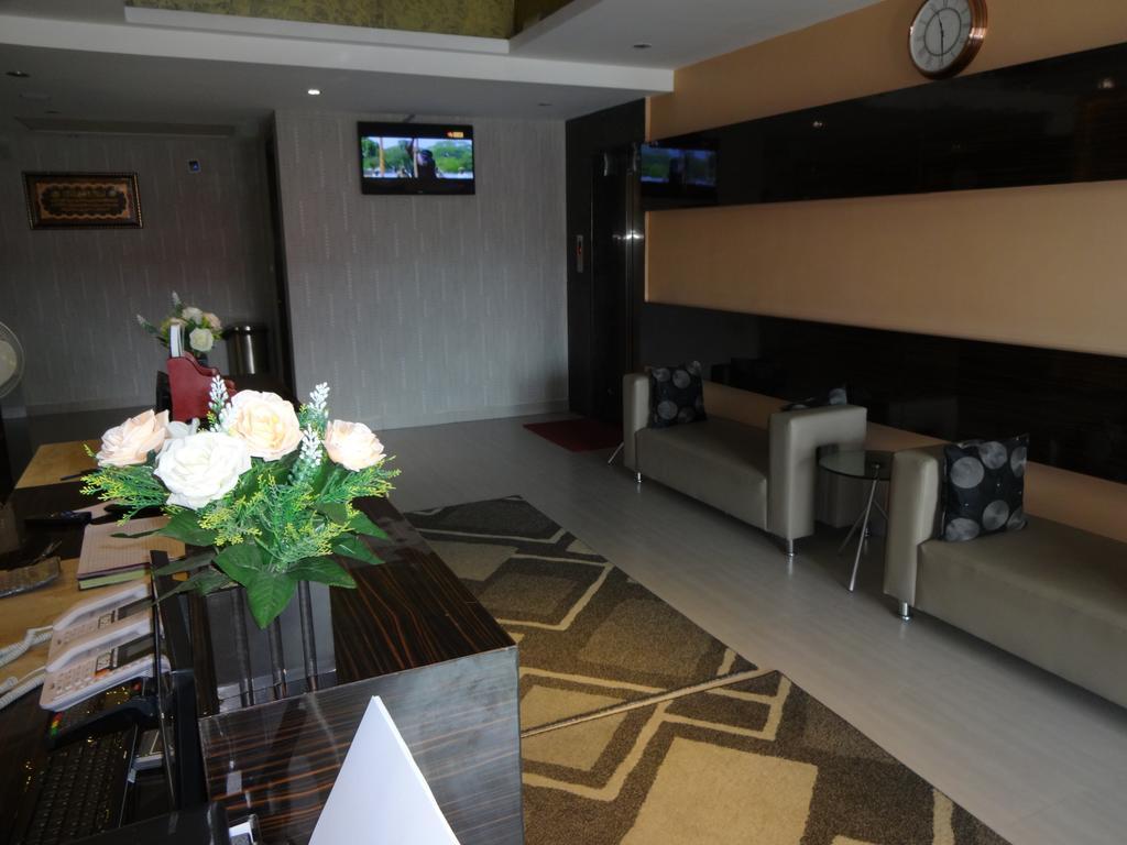 Buhari Royale Boutique Hotel Madrás Exterior foto